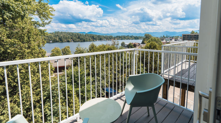 Laurel Lake Placid Exterior