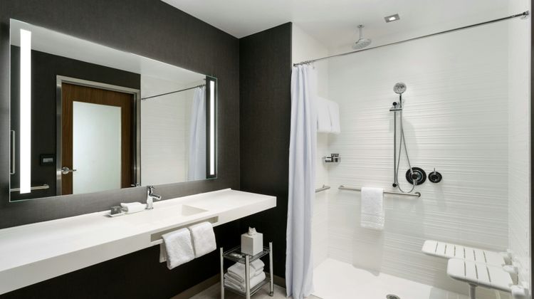 AC Hotel San Francisco Arpt/Oyster Point Room