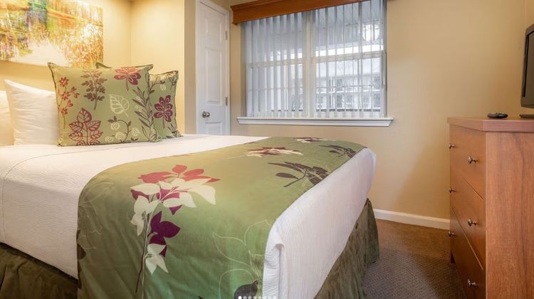 Carriage Place Room