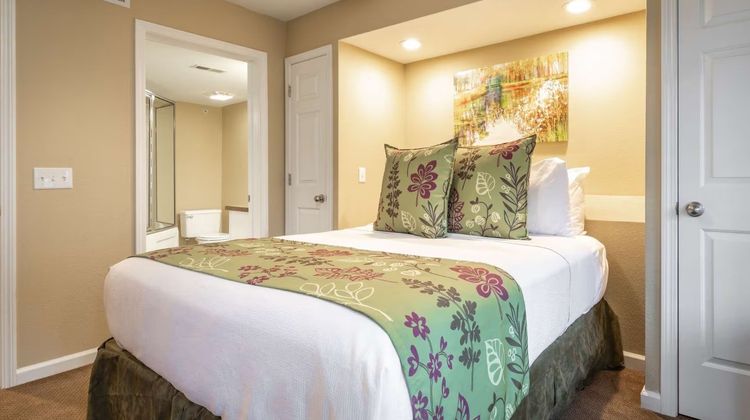 Carriage Place Room