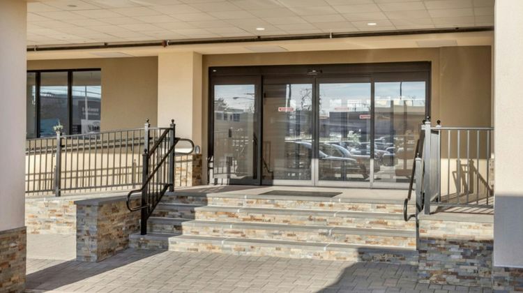 Four Points by Sheraton Newark Airport Exterior