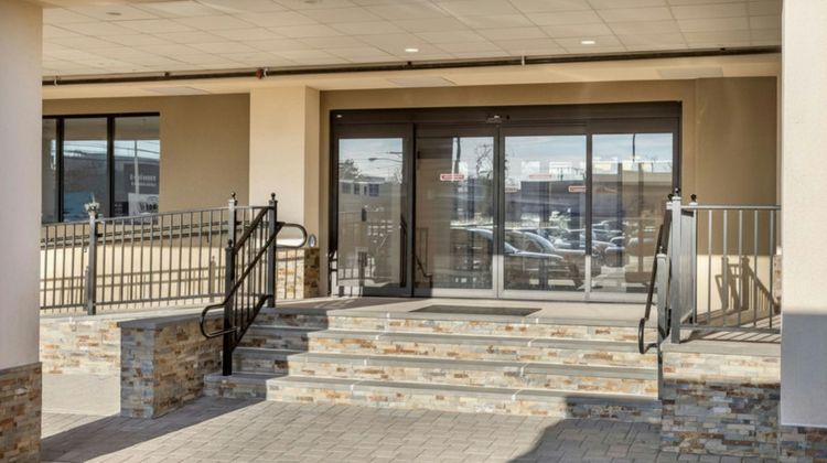 Four Points by Sheraton Newark Airport Exterior