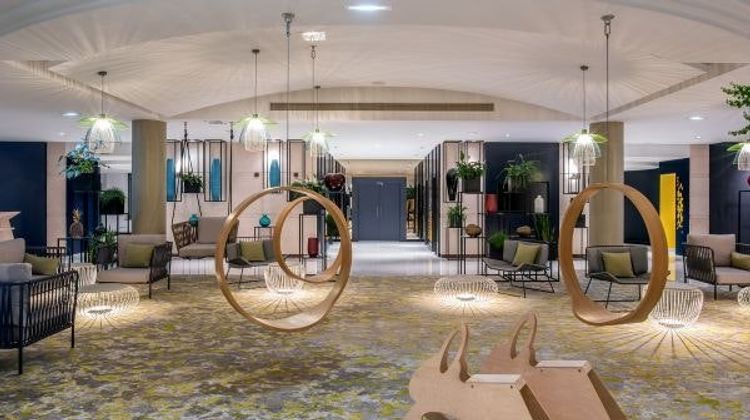 Jangle Hotel Paris CDG Airport Lobby