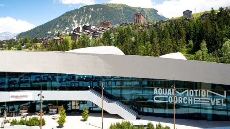 Ecrin Blanc Courchevel Pool
