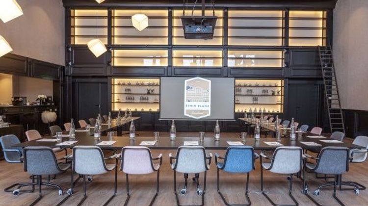 Ecrin Blanc Courchevel Meeting
