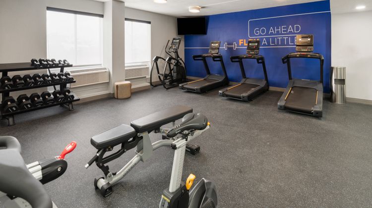 Holiday Inn Express & Suites Greenwood Health Club