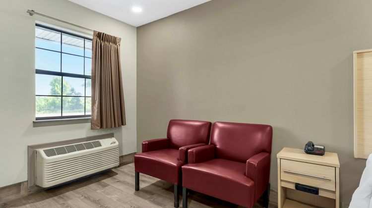 Red Roof Inn West Memphis, AR Room