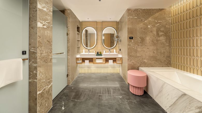 <b>Holiday Inn Jingdezhen Room</b>. Images powered by <a href="https://www.leonardoworldwide.com/" title="Leonardo Worldwide" target="_blank">Leonardo</a>.