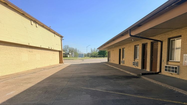 Regal Inn Coffeyville Exterior