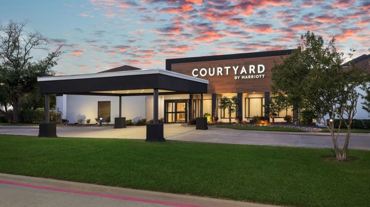 Courtyard Dallas-Fort Worth/Bedford Exterior