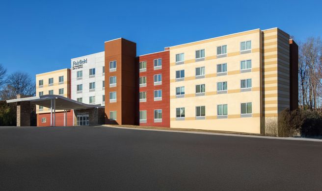Fairfield Inn & Suites Richmond West Exterior
