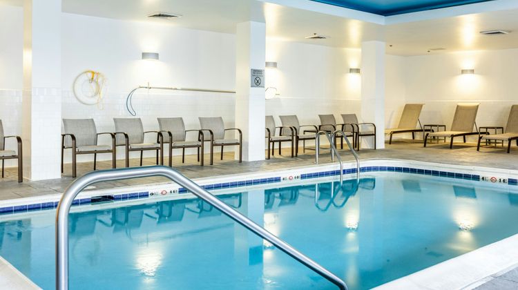 Fairfield Inn & Suites Richmond West Pool