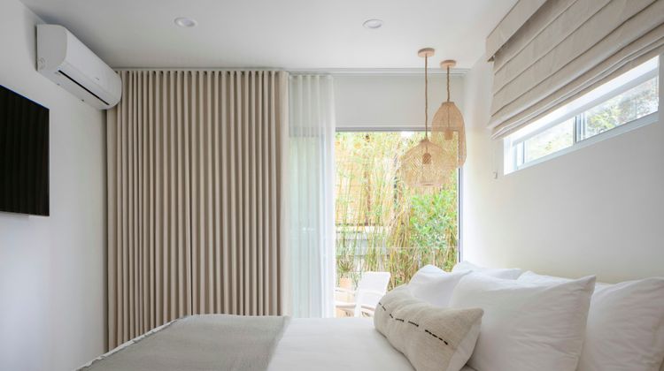The Pearl Hotel Room