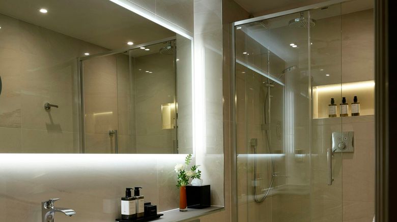 <b>The Rathbone Hotel London Room</b>. Images powered by <a href="https://www.leonardoworldwide.com/" title="Leonardo Worldwide" target="_blank">Leonardo</a>.