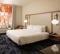 Fairfield Inn & Suites Lansing West Room