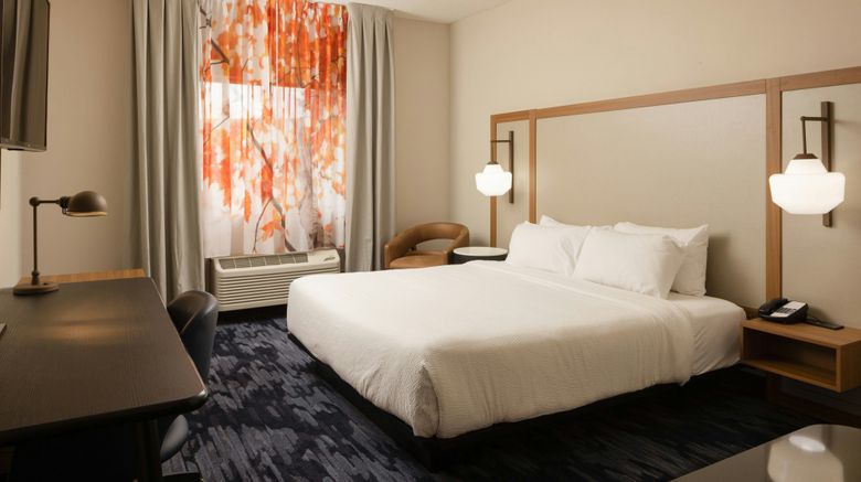 <b>Fairfield Inn & Suites Lansing West Room</b>. Images powered by <a href="https://www.leonardoworldwide.com/" title="Leonardo Worldwide" target="_blank">Leonardo</a>.