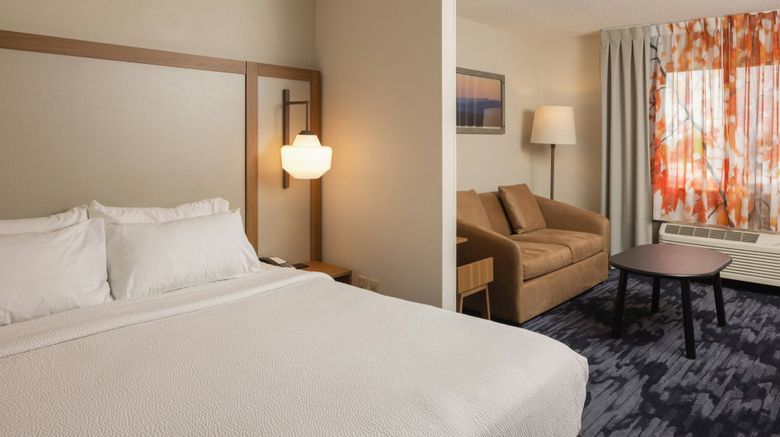 <b>Fairfield Inn & Suites Lansing West Room</b>. Images powered by <a href="https://www.leonardoworldwide.com/" title="Leonardo Worldwide" target="_blank">Leonardo</a>.