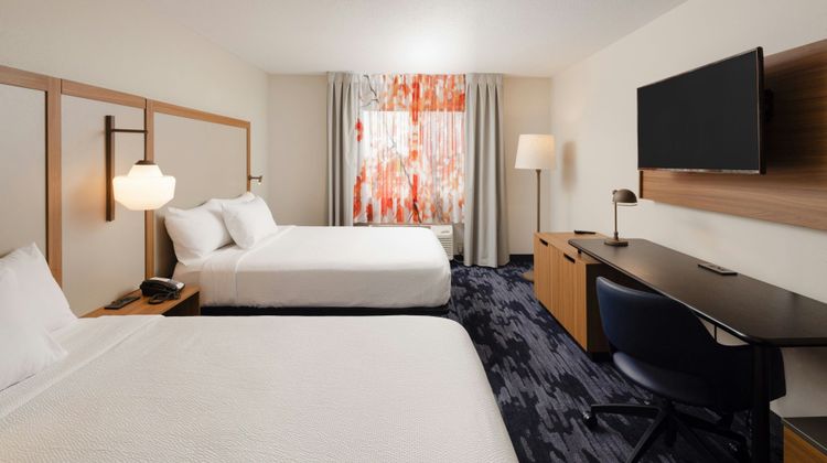 Fairfield Inn & Suites Lansing West Room