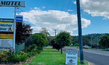 Bradman Motor Inn
