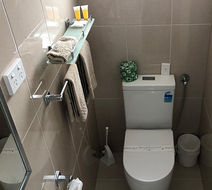 Bradman Motor Inn Room