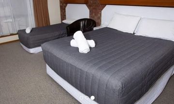 Donald Motor Lodge