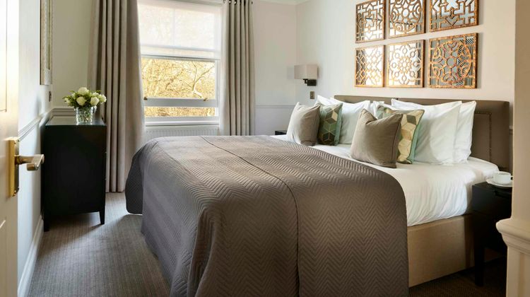 Collingham Serviced Apartments Room