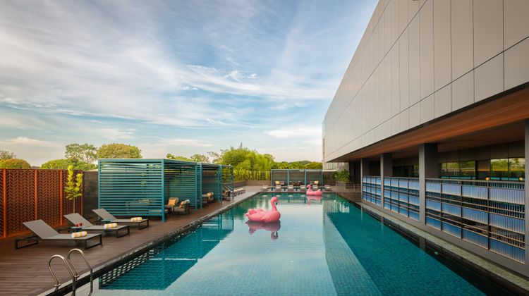voco Kuching Pool