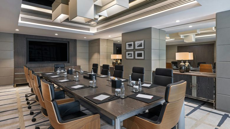 <b>Al Maha Arjaan by Rotana Meeting</b>. Images powered by <a href="https://www.leonardoworldwide.com/" title="Leonardo Worldwide" target="_blank">Leonardo</a>.