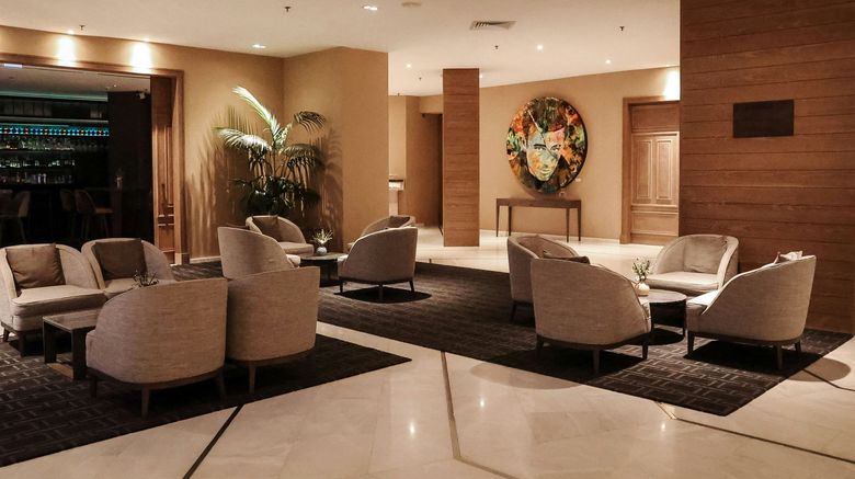 <b>Crowne Plaza Porto Lobby</b>. Images powered by <a href="https://www.leonardoworldwide.com/" title="Leonardo Worldwide" target="_blank">Leonardo</a>.