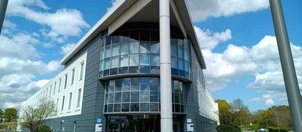 Holiday Inn London Luton North Exterior