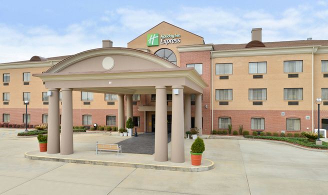 Holiday Inn Express Clanton Exterior