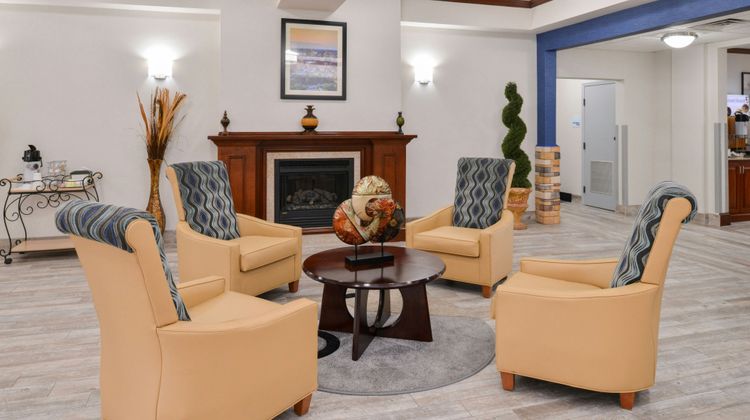 Holiday Inn Express Clanton Lobby