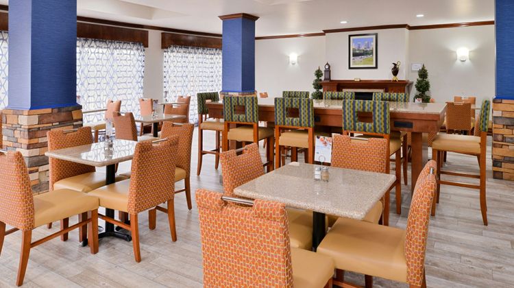 Holiday Inn Express Clanton Restaurant