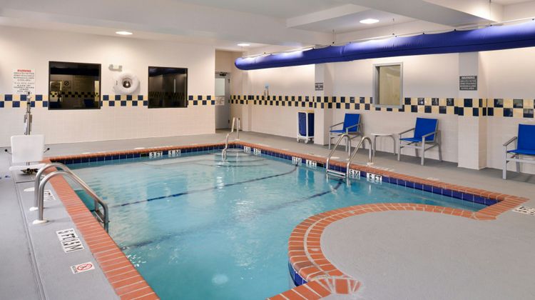 Holiday Inn Express Clanton Pool