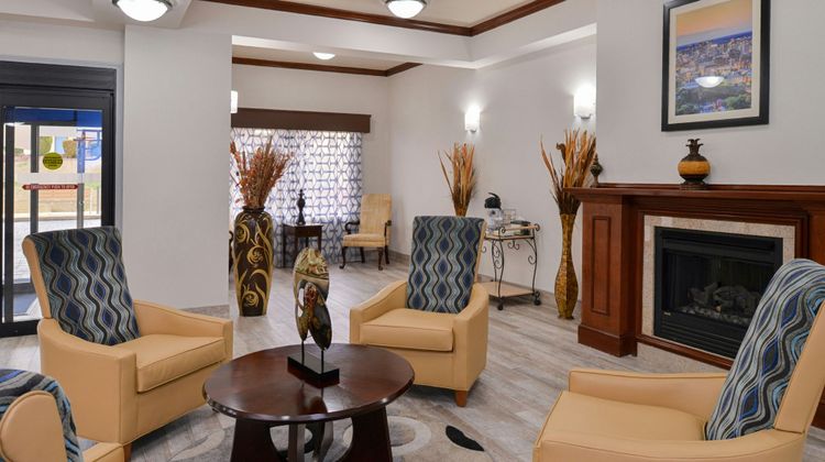 Holiday Inn Express Clanton Lobby