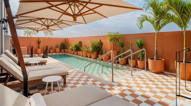 Hotel Humano Pool