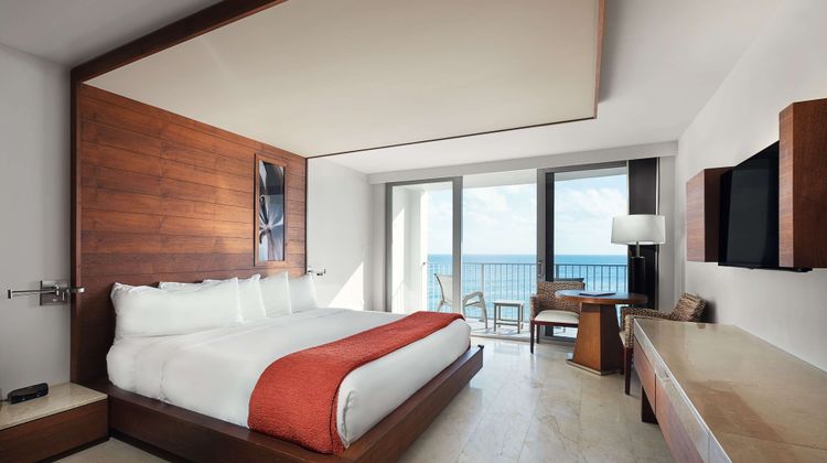 Costa d'Este Beach Resort Room