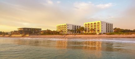 Costa d'Este Beach Resort Exterior