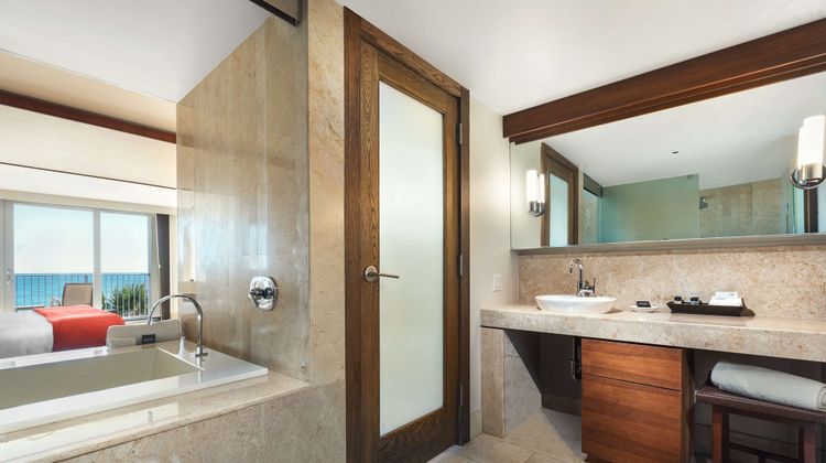 Costa d'Este Beach Resort Suite