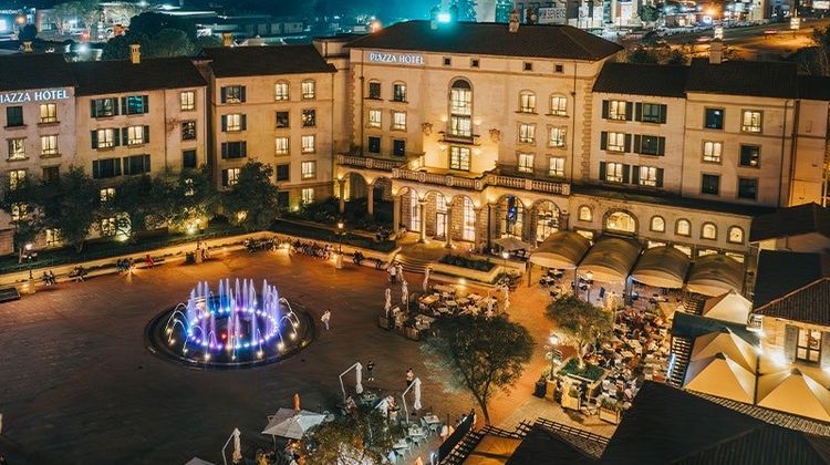 Piazza Hotel Exterior