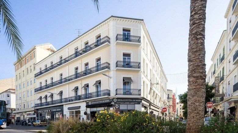 Crisol Lumiere Exterior. Images powered by <a href="https://www.leonardoworldwide.com" target="_blank" rel="noopener">Leonardo</a>.