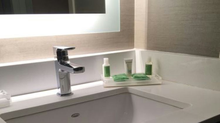 Holiday Inn Manchester Airport Room