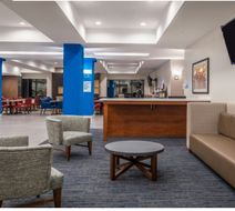 Holiday Inn Express & Suites La Place Lobby