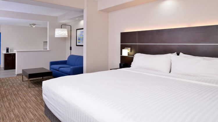 Holiday Inn Express & Suites La Place Room