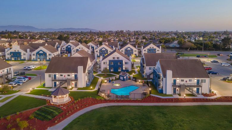 <b>Staybridge Suites Oxnard-River Ridge Pool</b>. Images powered by <a href="https://www.leonardoworldwide.com/" title="Leonardo Worldwide" target="_blank">Leonardo</a>.