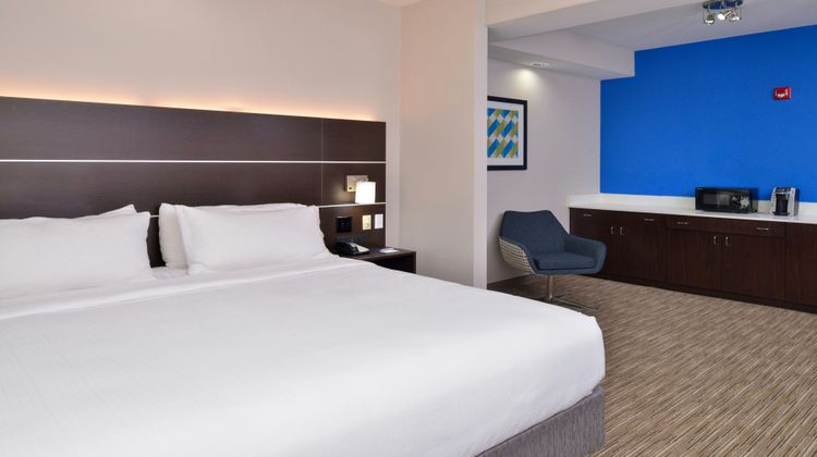 Holiday Inn Express & Suites La Place Room