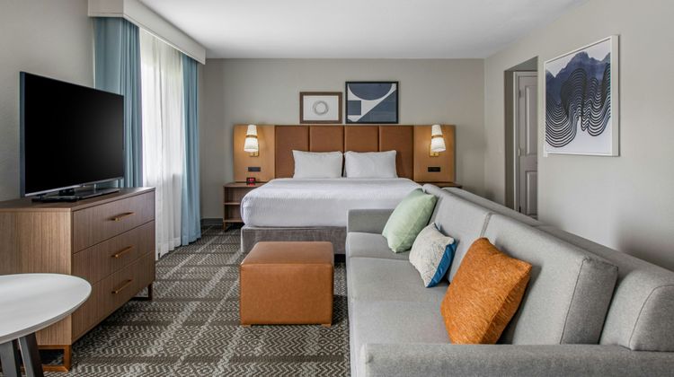 Staybridge Suites Oxnard-River Ridge Room