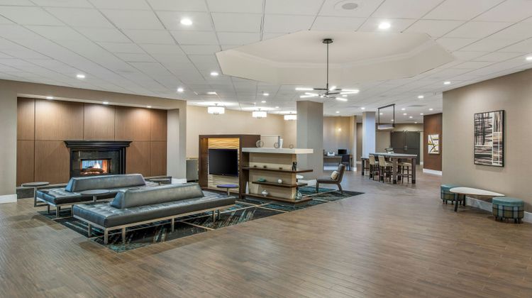 Staybridge Suites Oxnard-River Ridge Lobby