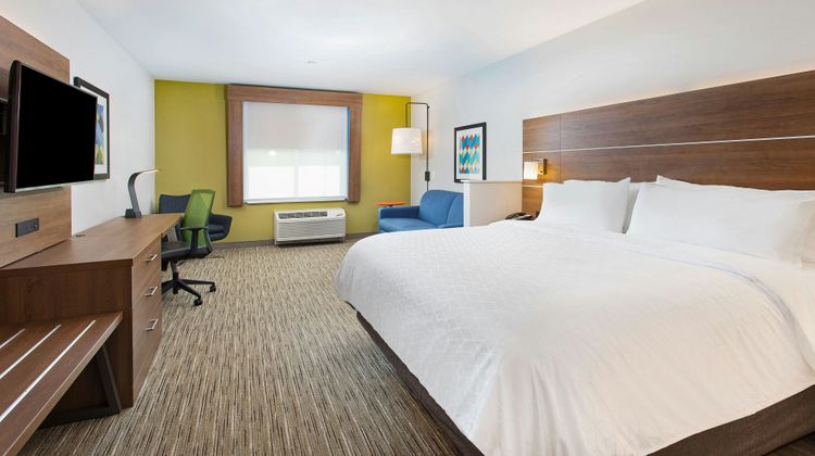 Holiday Inn Express & Suites La Grange Room