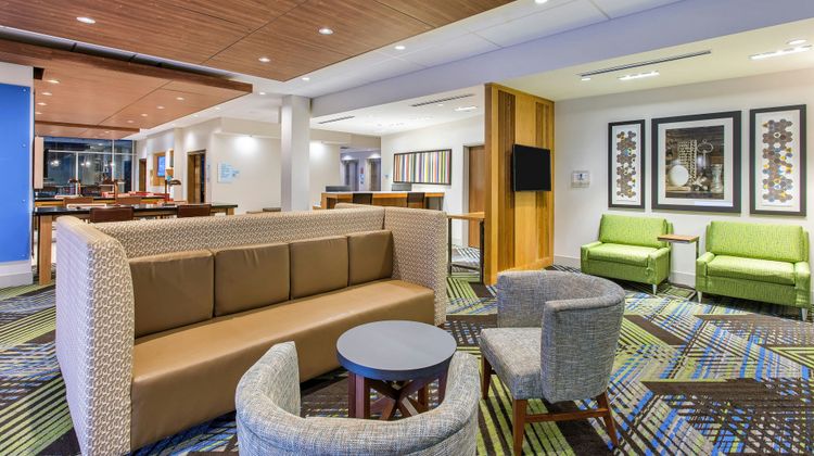 Holiday Inn Express & Suites La Grange Lobby